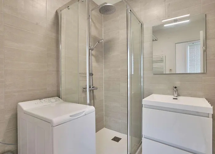 Spacieux T2 Renove Avec Balcon, Wifi Et Animaux Admis A - Fr-1-841-54 *